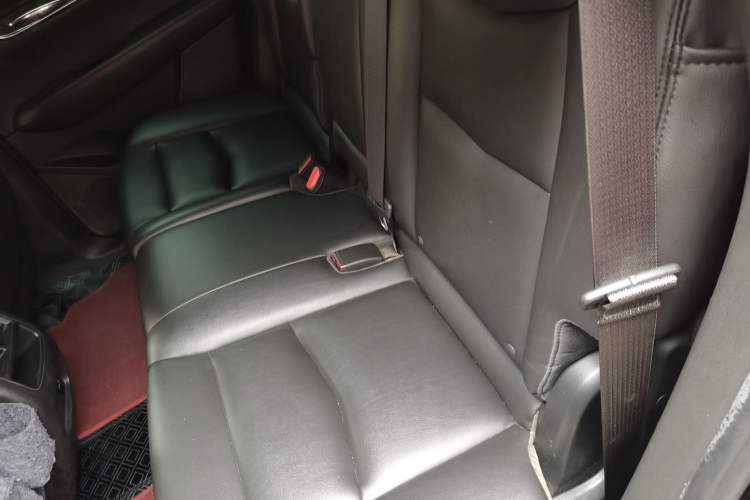 Used Cadillac XT5 2018 28E Four-Wheel Drive Tech Version Left Rear Seat