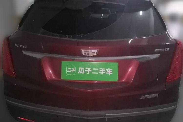 Used Cadillac XT5 2018 25T Luxury Model Rear