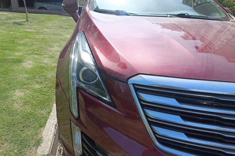 Used Cadillac XT5 2018 25T Luxury Model Right Front Headlight