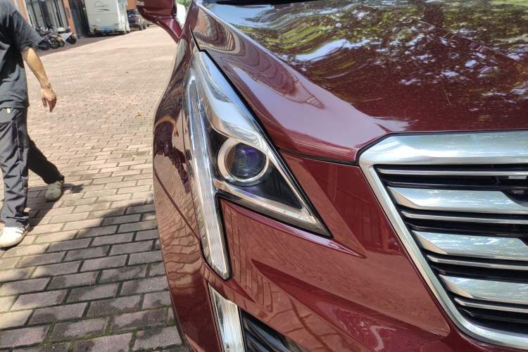 Used Cadillac XT5 2018 25T Luxury Model Right Front Headlight