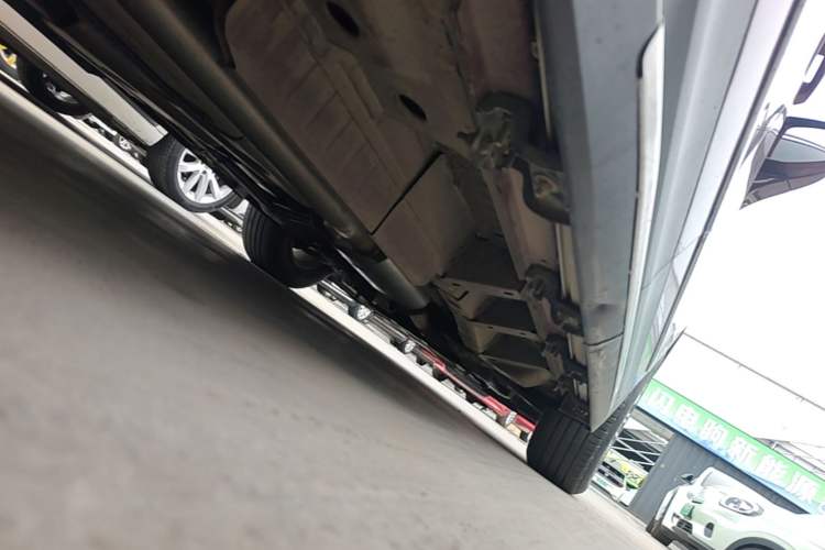 Used Cadillac XT5 2018 25T Luxury Model Right Side Sill
