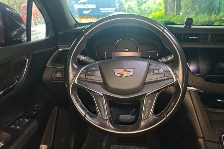 Used Cadillac XT5 2018 28E Four-Wheel Drive Tech Version Steering Wheel