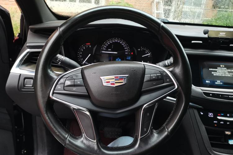 Used Cadillac XT5 2018 28E Four-Wheel Drive Tech Version Steering Wheel