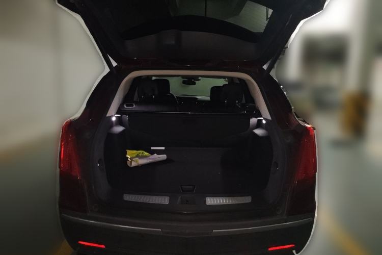 Used Cadillac XT5 2018 25T Luxury Model Trunk