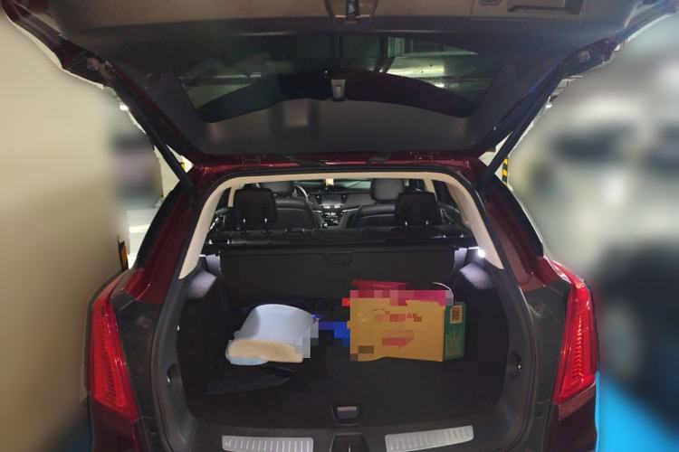 Used Cadillac XT5 2018 25T Luxury Model Trunk