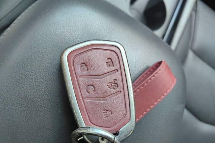 Used Cadillac XT5 2018 25T Luxury Model Vehicle Key