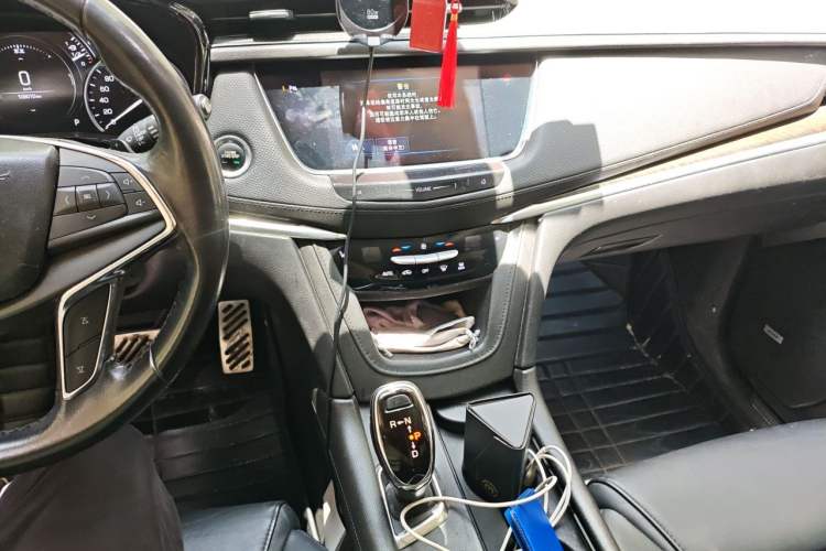 Used Cadillac XT5 2018 25T Luxury Model Audio And AC Panel