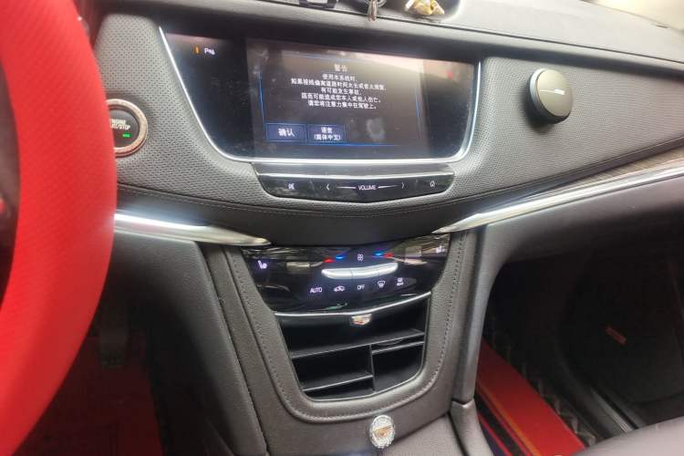 Used Cadillac XT5 2018 25T Luxury Model Audio And AC Panel