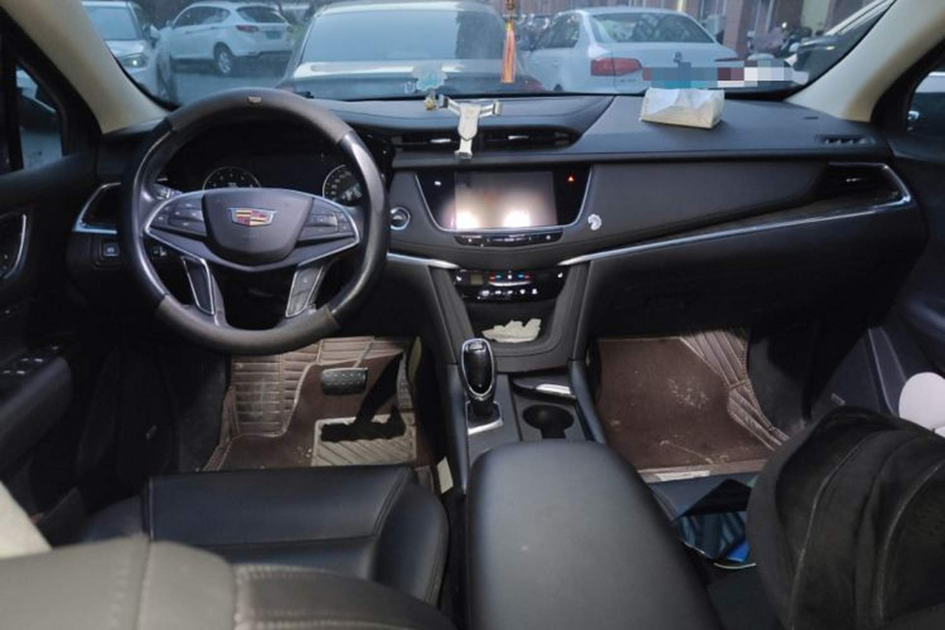 Used Cadillac XT5 2018 25T Luxury Model Center Console
