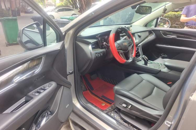 Used Cadillac XT5 2018 25T Luxury Model Driver Seat