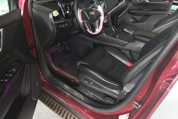 Used Cadillac XT5 2018 25T Luxury Model Driver Seat