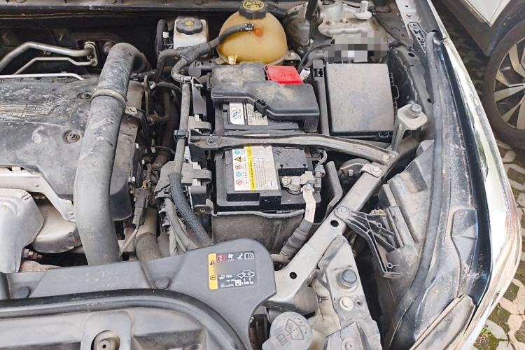 Used Cadillac XT5 2018 25T Luxury Model Engine Bay Left