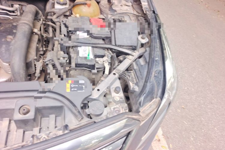 Used Cadillac XT5 2018 25T Luxury Model Engine Bay Left