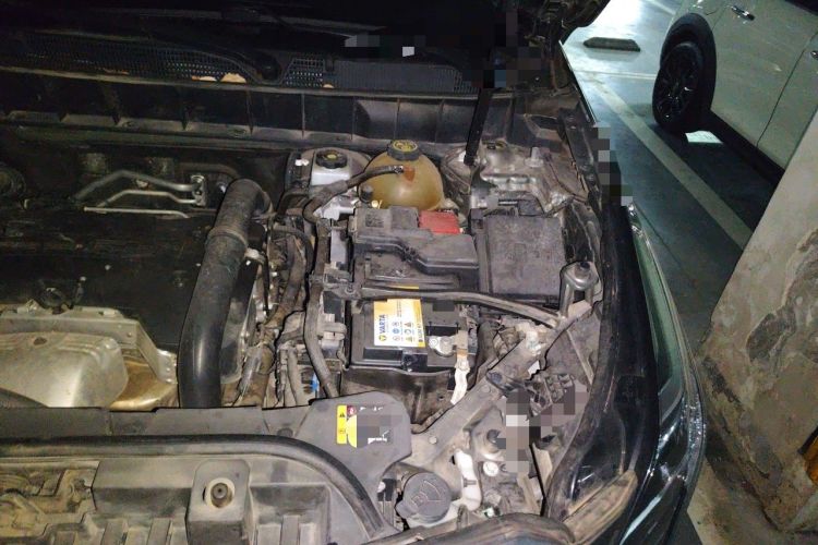 Used Cadillac XT5 2018 28T Four-Wheel Drive Luxury Model Engine Bay Left