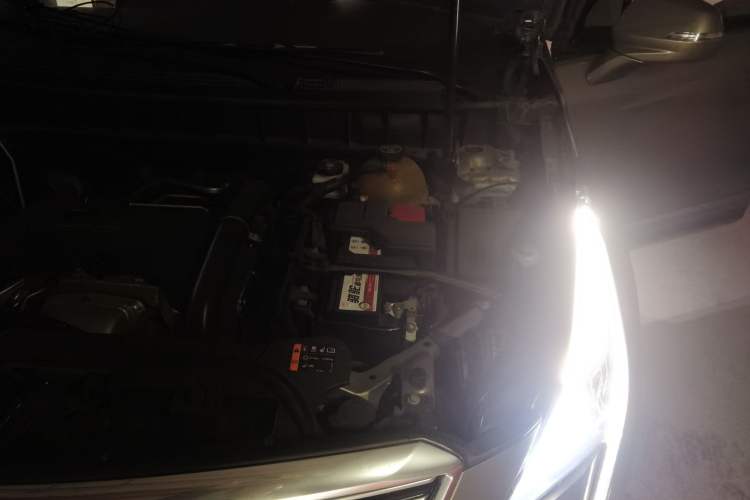 Used Cadillac XT5 2018 28T Four-Wheel Drive Luxury Model Engine Bay Left
