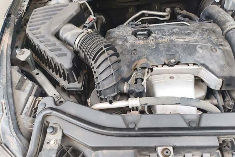 Used Cadillac XT5 2018 25T Luxury Model Engine Bay Right