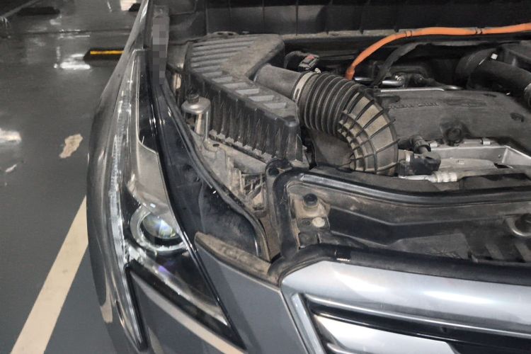 Used Cadillac XT5 2018 28E Four-Wheel Drive Tech Version Engine Bay Right