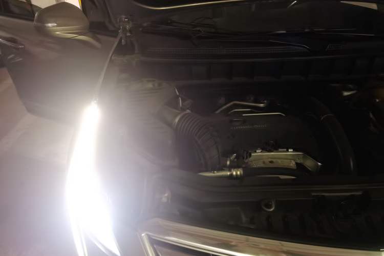 Used Cadillac XT5 2018 28T Four-Wheel Drive Luxury Model Engine Bay Right