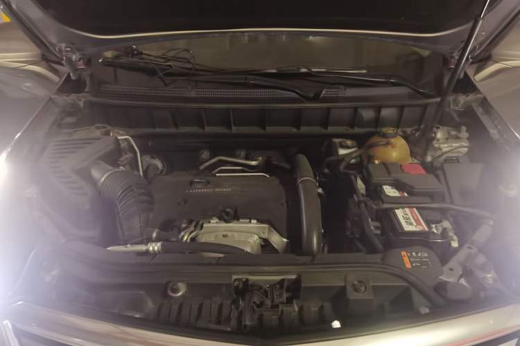 Used Cadillac XT5 2018 28T Four-Wheel Drive Luxury Model Engine Bay