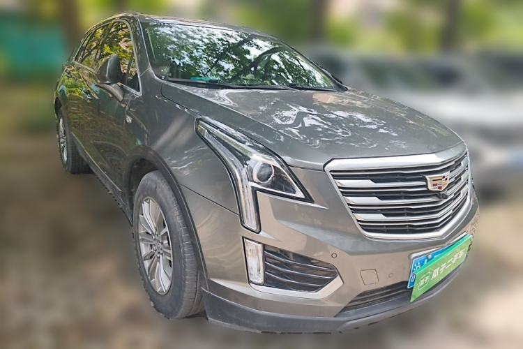 Used Cadillac XT5 2018 25T Luxury Model Front Right 45 Deg