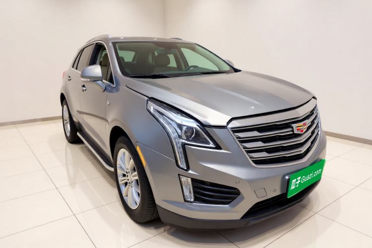 Used Cadillac XT5 2018 25T Luxury Model Front Right 45 Deg