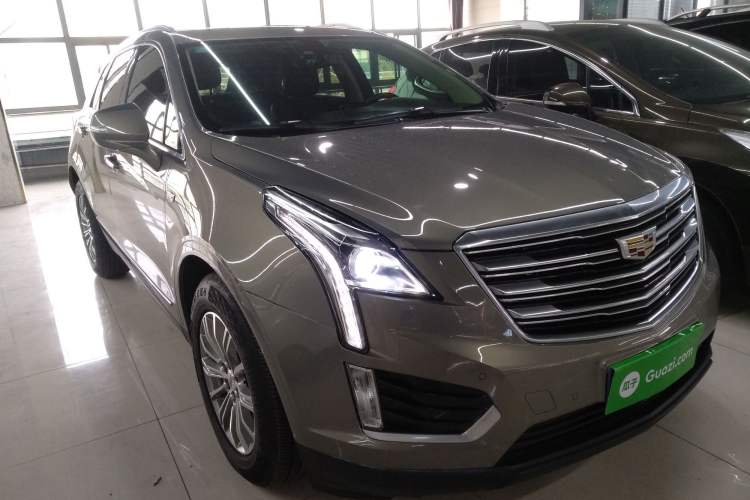 Used Cadillac XT5 2018 25T Luxury Model Front Right 45 Deg
