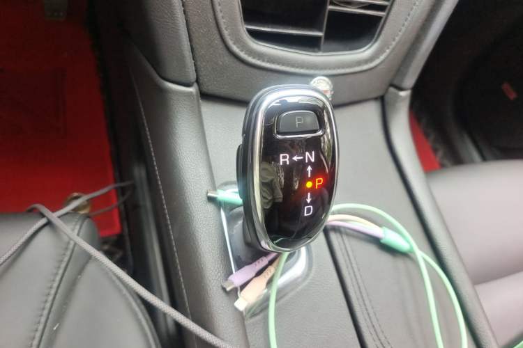 Used Cadillac XT5 2018 25T Luxury Model Gear Lever