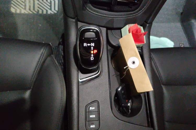 Used Cadillac XT5 2018 28T Four-Wheel Drive Luxury Model Gear Lever
