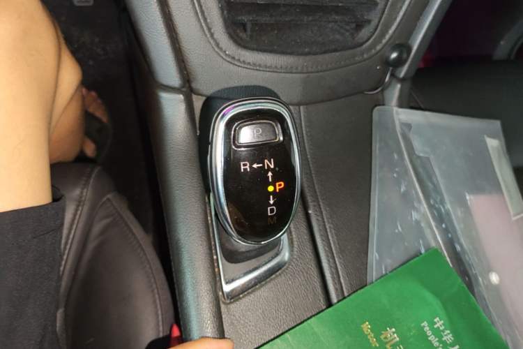 Used Cadillac XT5 2018 25T Luxury Model Gear Lever