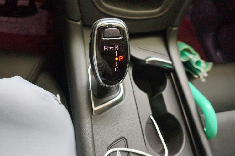 Used Cadillac XT5 2018 25T Luxury Model Gear Lever
