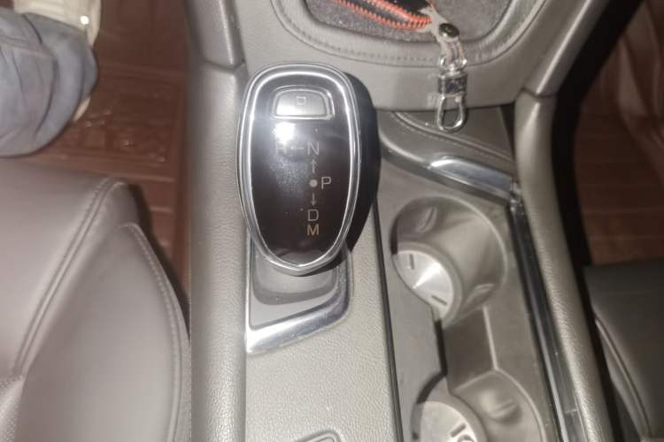 Used Cadillac XT5 2018 28T Four-Wheel Drive Luxury Model Gear Lever