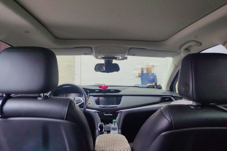 Used Cadillac XT5 2018 25T Luxury Model Headliner