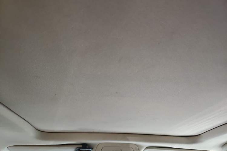 Used Cadillac XT5 2018 25T Luxury Model Headliner
