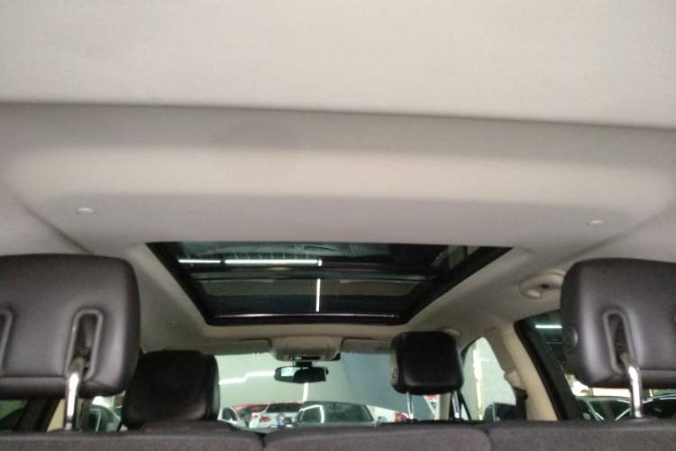 Used Cadillac XT5 2018 25T Luxury Model Headliner