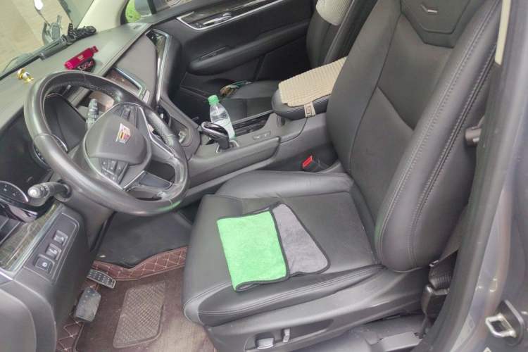 Used Cadillac XT5 2018 25T Luxury Model Left Front Seat