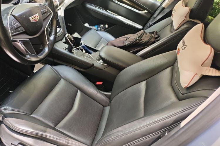 Used Cadillac XT5 2018 25T Luxury Model Left Front Seat