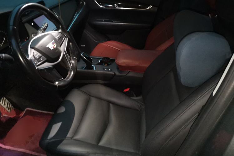 Used Cadillac XT5 2018 25T Luxury Model Left Front Seat