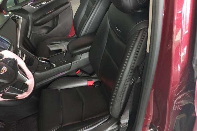 Used Cadillac XT5 2018 25T Luxury Model Left Front Seat