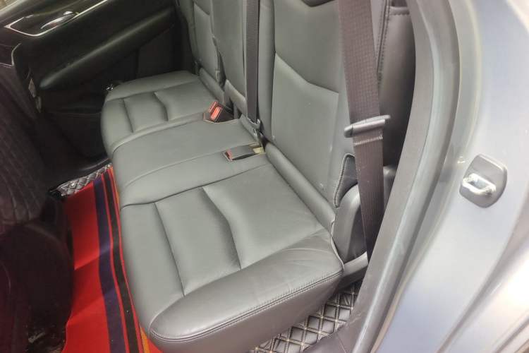 Used Cadillac XT5 2018 25T Luxury Model Left Rear Seat
