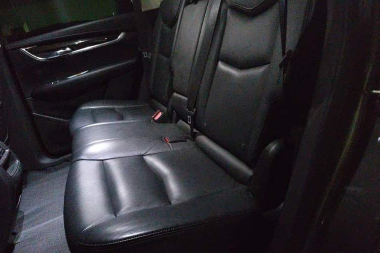 Used Cadillac XT5 2018 28T Four-Wheel Drive Luxury Model Left Rear Seat