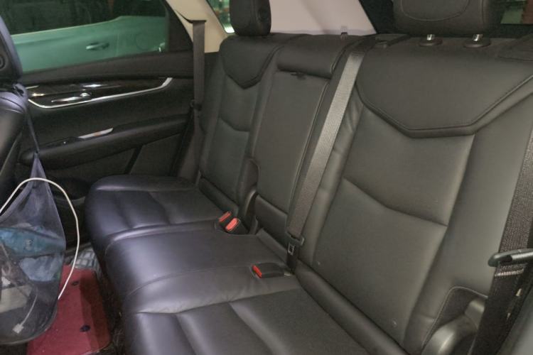 Used Cadillac XT5 2018 25T Luxury Model Left Rear Seat