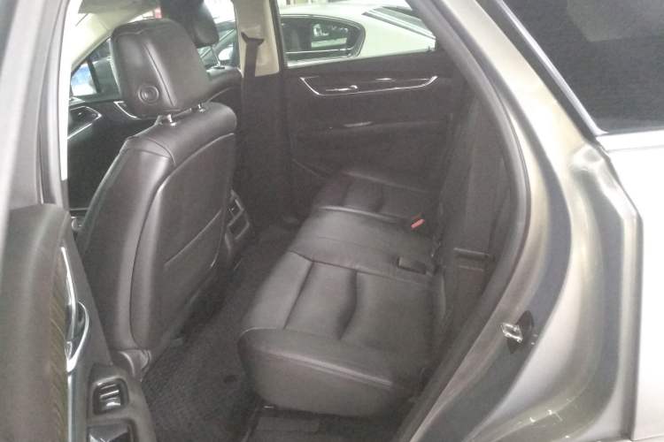 Used Cadillac XT5 2018 25T Luxury Model Left Rear Seat