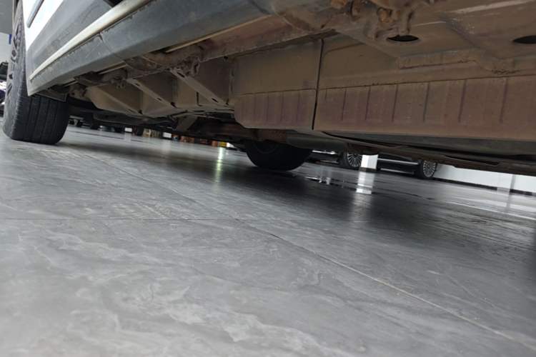 Used Cadillac XT5 2018 25T Luxury Model Left Side Sill