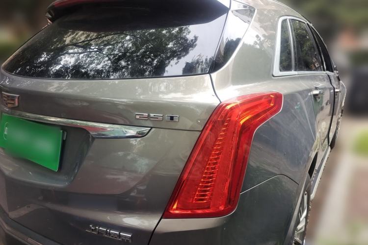 Used Cadillac XT5 2018 25T Luxury Model Rear Right 45 Deg