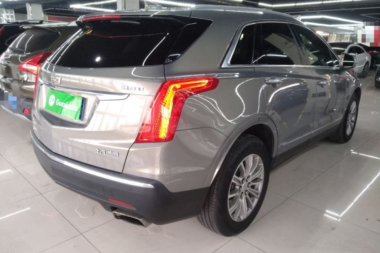 Used Cadillac XT5 2018 25T Luxury Model Rear Right 45 Deg