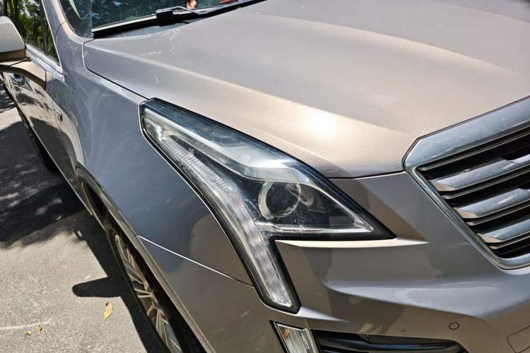 Used Cadillac XT5 2018 25T Luxury Model Right Front Headlight