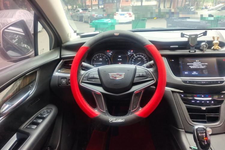 Used Cadillac XT5 2018 25T Luxury Model Steering Wheel