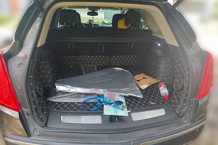 Used Cadillac XT5 2018 25T Luxury Model Trunk