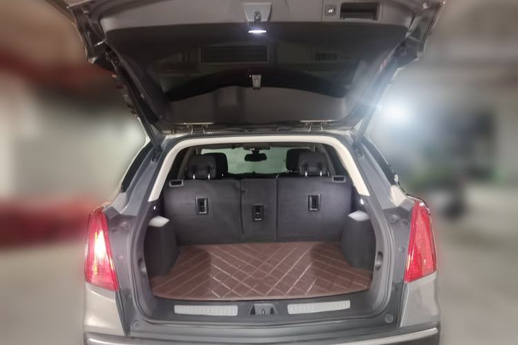 Used Cadillac XT5 2018 28T Four-Wheel Drive Luxury Model Trunk