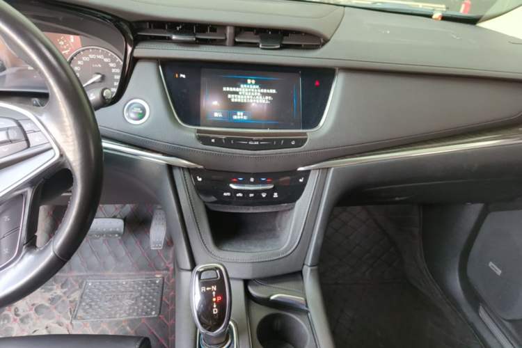 Used Cadillac XT5 2018 25T Luxury Model Audio And AC Panel